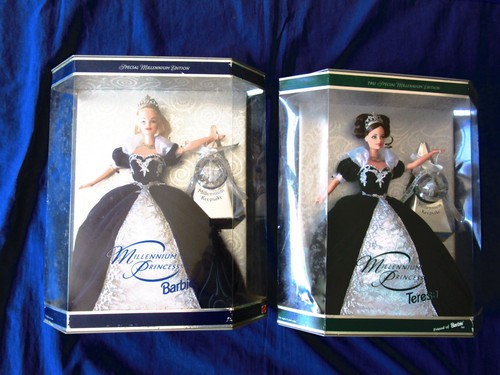 Lot millenium barbie - 2,